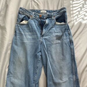 Wrangler women’s cropped Light Blue Relaxed Jeans